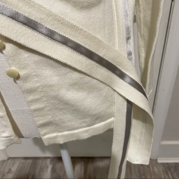 OldNavy Perfect Fit Womens Beige Long Sleeve Button Down Cardigan Sweater - Picture 10 of 16